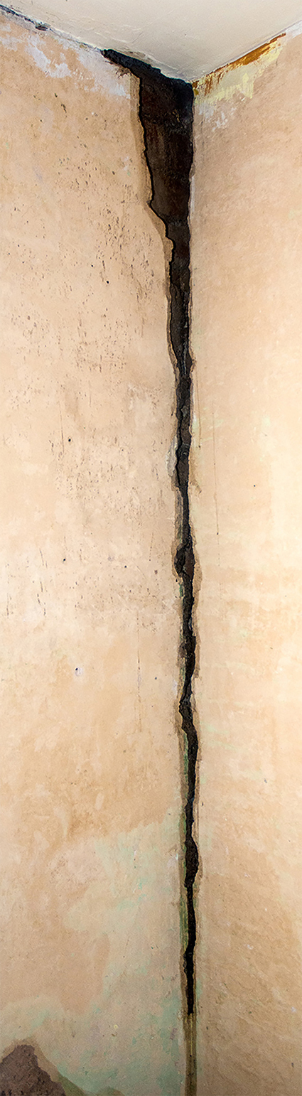 Gap between two walls